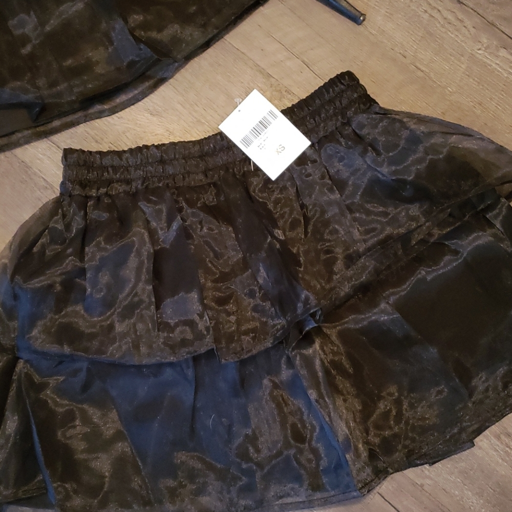 ONE LEFT! Forever 21 Black Mini Skirt with Tulle - Picture 5 of 9